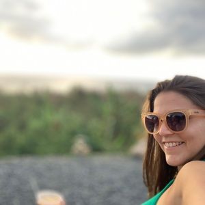 Meet your Posher, Danielle